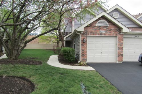 1347 Coldspring Rd, Carol Stream, IL 60188-4714
