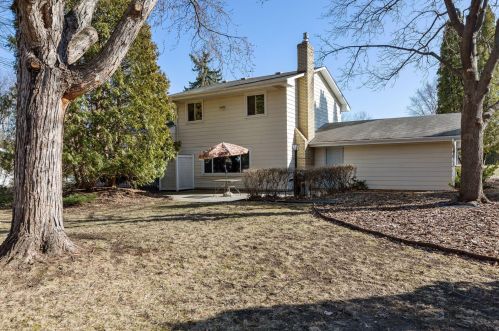 925 Arbogast St, Saint Paul MN  55126-3825 exterior