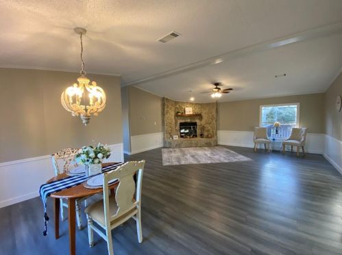 1167 Old Pin Oak Rd, Hills, TX 78659-4249
