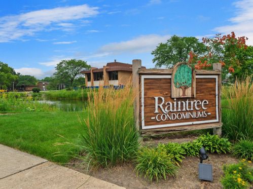 476 Raintree Ct, Glendale Heights IL  60137-6724 exterior