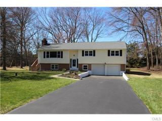 11 Hearthstone Dr, Huntington, CT 06484-2439