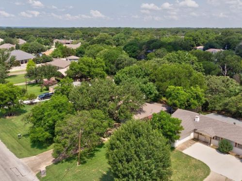 410 Granada Calle Ct, Granbury TX 76049-1476 exterior