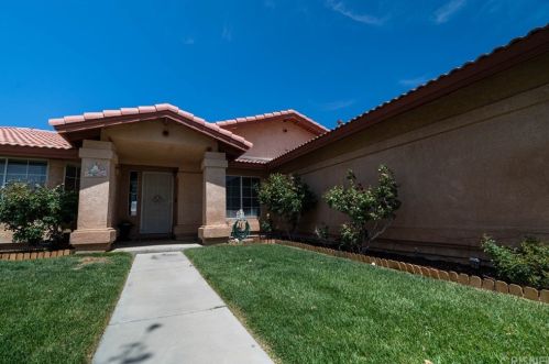 3631 Avenue, Lancaster, CA 93535-7715