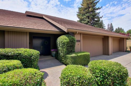 2044 Ophir Hill Ct, Rancho Cordova, CA 95670-7725
