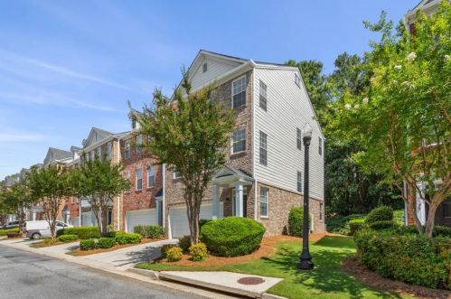 3755 Chattahoochee Summit Dr, Atlanta, GA 30339-3246
