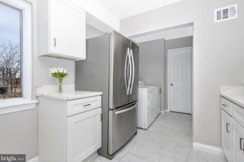 8107 Lockney Ave, Silver Spring MD 20912-7304 exterior