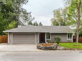 12432 Grove Ct, Portland, OR 97222-2994