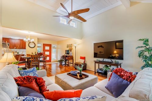 44-1735 Laha St, Kaneohe, HI 96744-2625