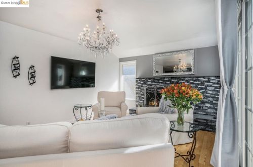 735 San Simeon Ct, Concord CA  94518-2316 exterior