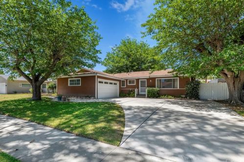 8353 Camelia Dr, Riverside, CA 92504-2413