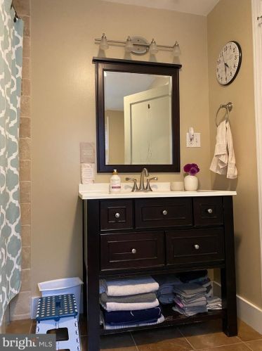 417 Lampeter Rd, Lancaster PA 17602-1717 exterior