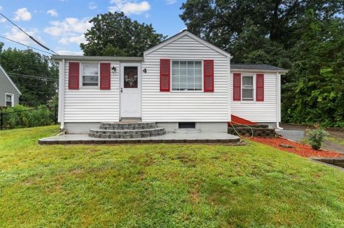 4 Martin St, Coventry, RI 02816-4455