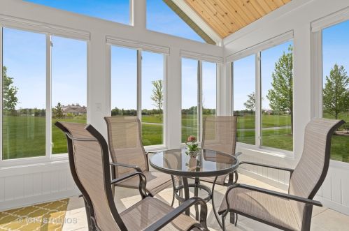 915 Scottsdale Dr, Pingree Grove IL  60140-5423 exterior
