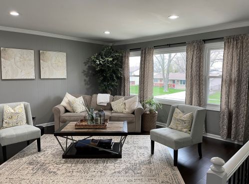 6971 Edgebrook Ln, Hanover Park, IL 60133-3739