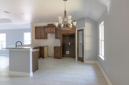 709 Winnie St, Fort Worth TX  76112-6332 exterior