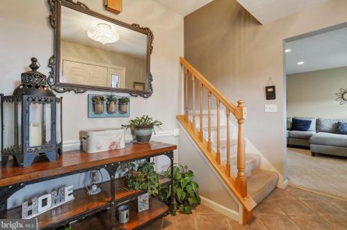 108 Pinecrest Dr, Frostburg, MD 21532-2364