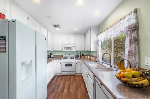 7631 Canberra Way, Riverside CA  92508-6067 exterior