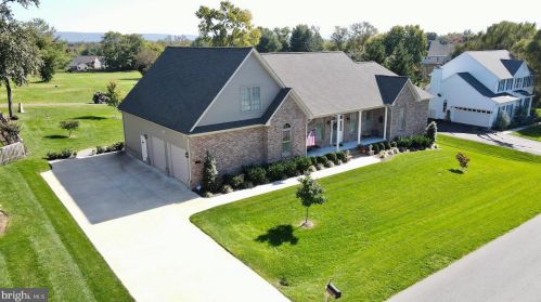 106 Sheriden Dr, Charles Town, WV 25414-5251