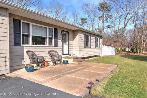 194 Cumberland Ave, Berkeley Township, NJ 08721-2142