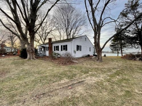 165 Buena Vista Dr, North Kingstown, RI 02852-6305