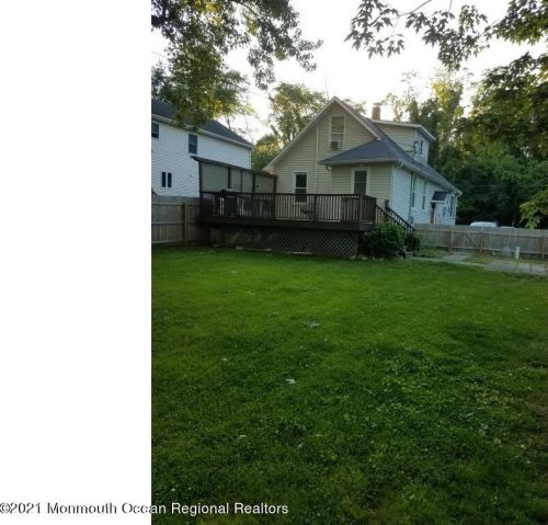 511 Church St, Middletown, NJ 07748-2302