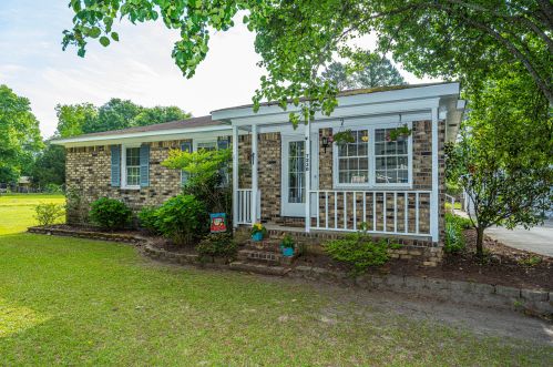 7230 Commodore Rd, Meggett, SC 29449-6067
