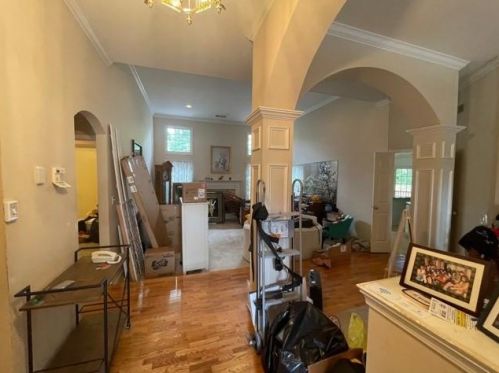 568 Shadow Oaks Dr, Stone Mountain, GA 30087-4786