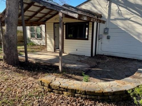 2221 Sturges Dr, Fort Worth TX  76112-3815 exterior