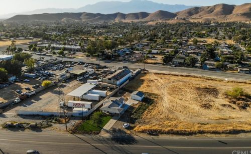 9357 Bellegrave Ave, Riverside CA  92509-2738 exterior