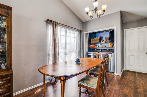 6881 Moss Ln, Fort Worth TX  76182-7039 exterior