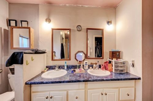 1617 Ashberry Dr, Austin TX  78723-1106 exterior