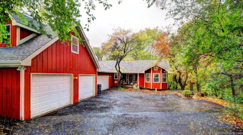 651 Hart Rd, Batavia, IL 60510-9688