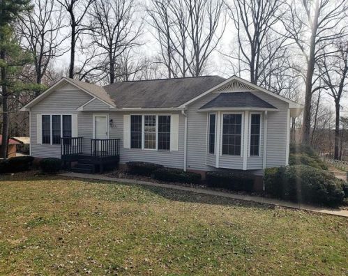 653 Edgewood Dr, Ravenscroft, TN 38583-1101