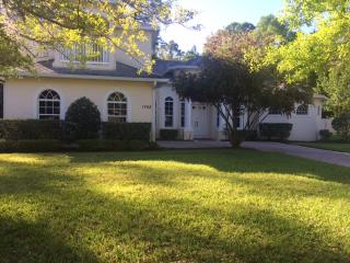 1742 Highland Oaks Blvd, Lutz, FL 33559-7354