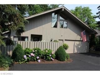 295 Laurel Cir, Aurora, OH 44202-6902