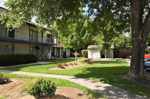 4307 1st St, Austin TX  78745-1128 exterior