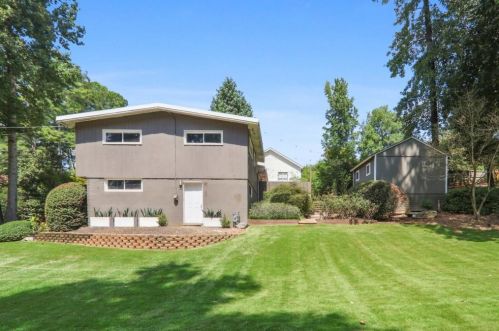 2445 Cove Cir, Atlanta GA  30319-3755 exterior