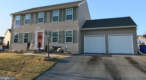 560 Yale St, Harrisburg, PA 17111-3558