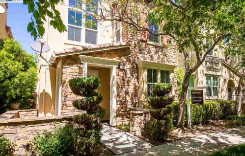 1050 Vaughn Ln, Tracy, CA 95376-8752