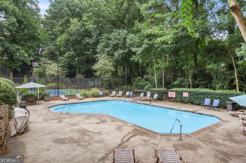 2804 Cumberland Ct, Smyrna GA  30080-4698 exterior