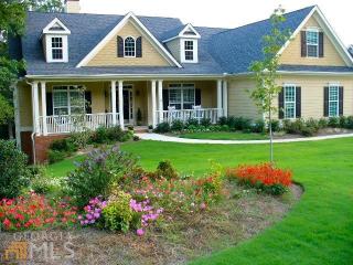 3325 Banks Mountain Dr, Gainesville, GA 30506-4111