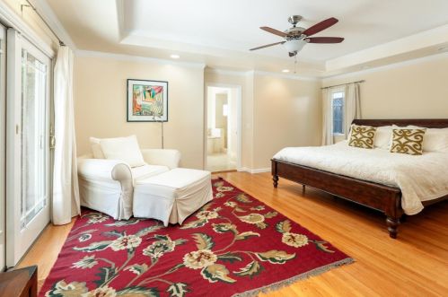 1079 Los Altos Ave, Los Altos CA 94022-1018 exterior