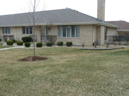 10447 Eagle Ridge Dr, Orland Park, IL 60467-8977