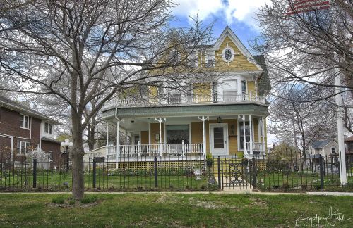 426 North Ave, Waukegan, IL 60085-3944