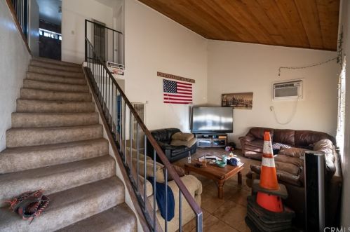 818 1st St, Chico, CA 95928-5310