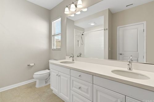 56 Rembrandt, Irvine CA  92620-7314 exterior