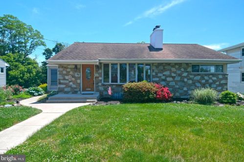 92 Lakedale Dr, Trenton, NJ 08648-4421