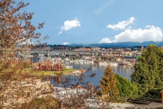 2170 6th Ave, Seattle, WA 98109-2401