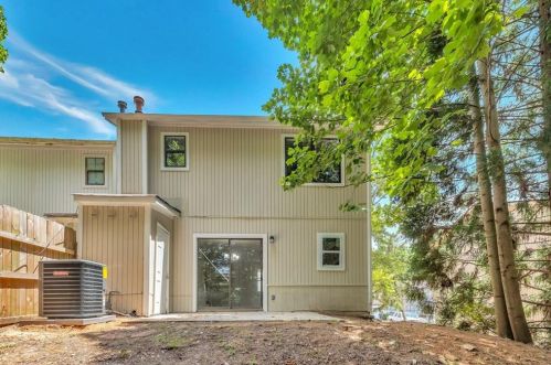 2070 Lenoa Ln, Austell, GA 30106-1860