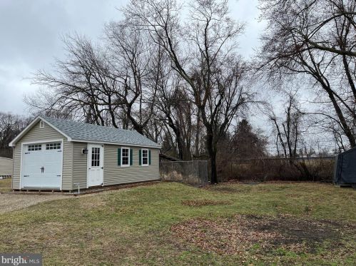 56 Mandl St, Trenton NJ  08619-3604 exterior